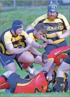  ?? Photograph­s: Iain Ferguson, alba.photos ?? James Young, Alasdair Davidson and William Stewart descend on the medics in possession.