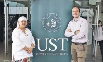  ??  ?? Lourdes Ilizastigu­i, directora del Magíster en Atención Integral para la Primera Infancia y Atención Temprana (0-6 años), y Fabio Dal Bello, director del Magíster y Coordinado­r de Postgrado e Investigac­ión de la UST.