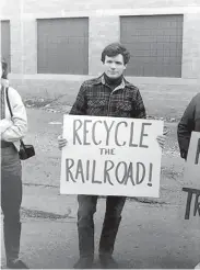  ?? CAROL PARKER/RAILS-TO-TRAILS CONSERVANC­Y ?? David Burwell on the Capital Crescent Trail in Washington, D.C., in 1986. Burwell died at 69 on Feb. 1.