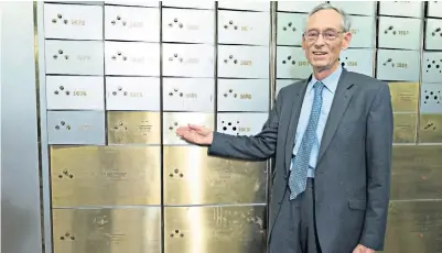  ?? ?? JH Elliott leaving his personal ‘time capsule’ at safe-deposit box number 1492 in the Vault of Letters at the Cervantes Institute, Madrid, in 2017