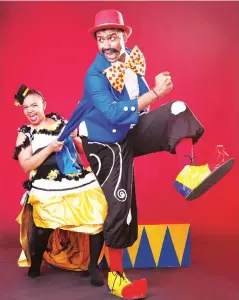  ?? Photo: Supplied ?? Shona Johnson and Rowin Munsamy in the ASSITEJ Family Fare production of Fantastica­l Flea Circus.