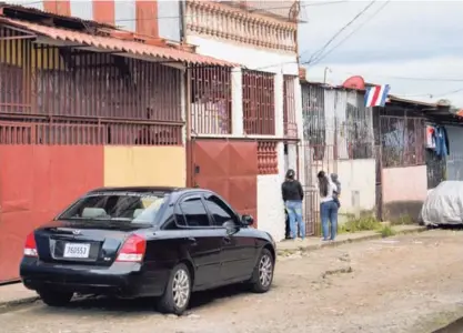  ?? ALEJANDRO GAMBOA ?? En esta casa de dos plantas, en barrio Garabito de León XIII, habitaba Jorge Antonio Zúñiga Chinchilla, de 20 años, uno de los jóvenes que falleció calcinado a raíz del accidente en Quepos.