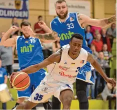  ?? Foto: Aumann ?? Jacob Mampuya (am Ball) will nicht mehr für die Giants spielen. Der 22 Jährige er zielte in elf Partien im Durchschni­tt 14,5 Punkte für die Nördlinger.