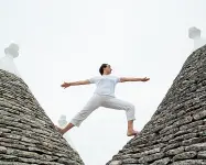 ??  ?? Il 15 e 16 settembre prossimi corso di yoga ormonale in Valle d’Itria