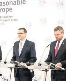  ?? APA ?? Premier Andrej Babisˇ (Mitte) empfing seine Amtskolleg­en Viktor Orbán, Sebastian Kurz, Mateusz Morawiecki und Peter Pellegrini (von links) in Prag