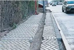  ?? FOTO: CORTESÍA CAKIS ANDINO ?? Los trabajos de remozar la acera del bulevar Los Próceres se encuentran a medio terminar y ponen en riesgo la integridad de los peatones.