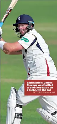  ?? PICTURE: Sarah Ansell ?? Satisfacti­on: Darren Stevens was thrilled to end the season on a high with the bat