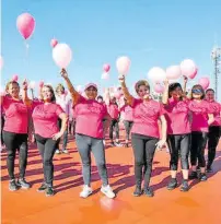  ?? /CORTESÍA PILAR CAMACHO ?? Pilares levanta la mano para apoyar campañas que promuevan la salud