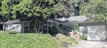  ?? [AP PHOTOS] ?? Jacqueline Jordan’s 1951 modernist home is shown in Raleigh, N.C.