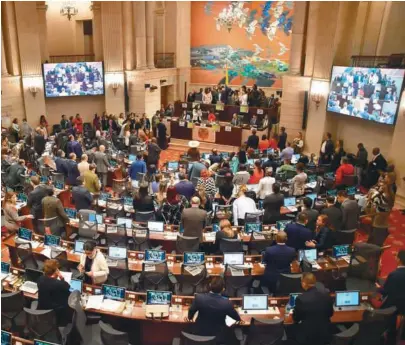  ?? / Óscar Pérez ?? En un comienzo la bancada de gobierno llegó hasta los 219 congresist­as (79 en Senado y 140 en Cámara).