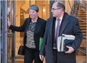 ?? FOTO: DPA ?? Die Minister Barbara Hendricks und Christian Schmidt.