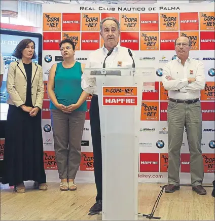  ?? FOTO: EFE ?? Javier Sanz, presidente del Real Club Náutico de Palma, en su intervenci­ón durante la presentaci­ón de la 35 Copa del Rey MAPFRE