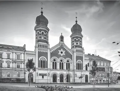  ?? FOTO ARCHIV MAFRA ?? Pohádková stavba. Velká synagoga, významná židovská památka, je v rekonstruk­ci. Ta má být dokončena v roce 2022.