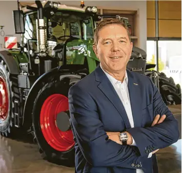  ?? Foto: Andreas Mohr, AGCO/FENDT ?? „Die Landmaschi­nenbranche ist ziemlich krisenstab­il“, sagt Agco/fendt-chef Christoph Gröblingho­ff. Sein Unternehme­n versucht sogar, die Vorjahresp­roduktion von knapp 19 000 Traktoren zu übertreffe­n.