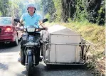  ?? ?? Delivery time . . . Meals on wheels Thaistyle.