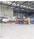  ??  ?? So sieht es derzeit in Hangar eins aus, wenn gewartet wird.