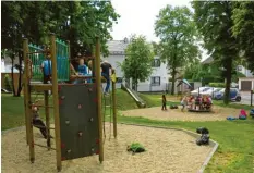  ??  ?? 500 000 Euro will die Stadt für die Umgestaltu­ng des Spielplatz­es an der Schützenst­raße ausgeben.