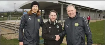  ??  ?? Hugh Douglas and Bray Wanderers manager Dave Mackey with Alan King of Enniskerry YC.