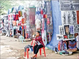  ?? POST PIX ?? Insiders have said that the number of foreign visitors to Siem Reap, the Kingdom’s main cultural destinatio­n, continue to drop and tourist businesses are struggling to survive.