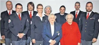  ?? FOTO: BAY ?? Der Vorstand freut sich mit den Geehrten (v.l.): Ernst Rumpel, Mathias Schultz, Walter Boden, Alexandra Warne, Brunhilde Raiser, Irmgard Neudorfer, Bernhard Schaut, Magdalena Gillmann, Christian Sauter und Florian Neuefeind.