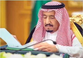  ??  ?? King Salman chairs the Cabinet session in Riyadh on Tuesday. (SPA)
