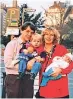  ??  ?? 1995 – Sohn Jakob komplettie­rt die Familie.