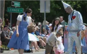 ?? LEAH MCDONALD - ONEIDA DAILY DISPATCH ?? The village of Chittenang­o holds the Oz-Stravaganz­a! Parade on Saturday, June 2, 2018.