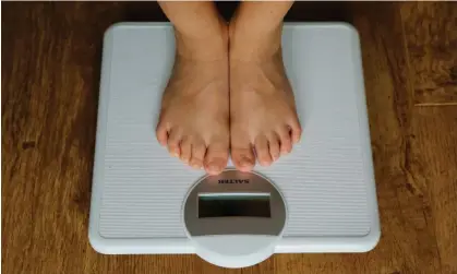  ?? ?? Tipping the scales: research suggests that there has been a ‘significan­t increase’ in weight-loss attempts by children. Photograph: Gareth Fuller/PA