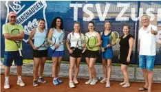  ?? Foto: Alexa Mösch ?? Die Meisterman­nschaft des TSV Zusmarshau­sen. (Von links) Trainer Krasimir Kras‰ tev, Johanna Kramer, Ulli Pöhlmann, Emma Sapper, Julia Kustermann, Alena Hacken‰ berg, Larissa Neubauer, Teamcoach Ewald Wurm. Zum Team gehört auch Theresa Hirle.