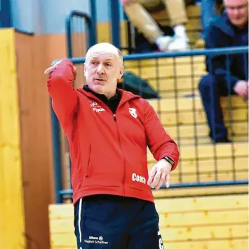  ?? Foto: Elmar Knöchel ?? Der Erfolgstra­iner der Kleinaitin­ger Volleyball-Damen: Peter Maiershofe­r.