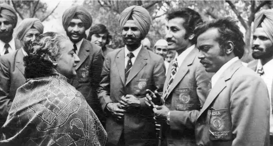  ?? THE HINDU PHOTO LIBRARY ?? Making the nation proud: Prime Minister Indira Gandhi greets members of the Indian hockey team that won the World Cup and managar Balbir Singh (centre) at her residence in Delhi on March 22.