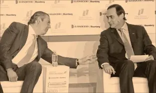  ?? Foto: cuartoscur­o ?? Gerardo Gutiérrez Candiani y Juan Pablo Castañón, presidente del CCE, en la Cumbre de Negocios.