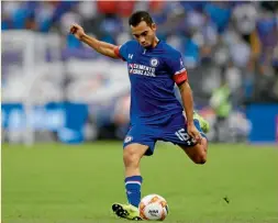  ??  ?? El lateral zurdo de Cruz Azul finalmente encontró su mejor versión en el equipo.