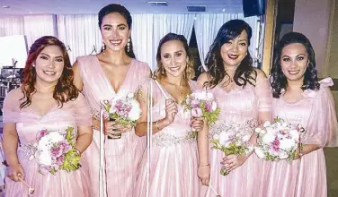  ??  ?? Bridesmaid­s Dia de Vega, Michele Gumabao, Melissa Gohing, Tonimae Guerrero, Marlett Banal