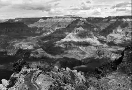  ?? ASSOCIATED PRESS ?? THIS FEB. 22, 2005, PHOTO SHOWS THE NORTH RIM OF THE GRAND CANYON IN ARIZONA. Federal officials are proposing to lift the Obama administra­tion’s ban on issuing new leases for mining uranium from public land outside Grand Canyon National Park in...