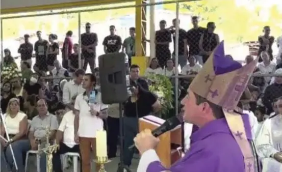  ?? REPRODUÇÃO/TV JORNAL ?? Arcebispo de Olinda e Recife, dom Paulo Jackson, presidiu missa de corpo presente em Jaboatão após morte de fiéis