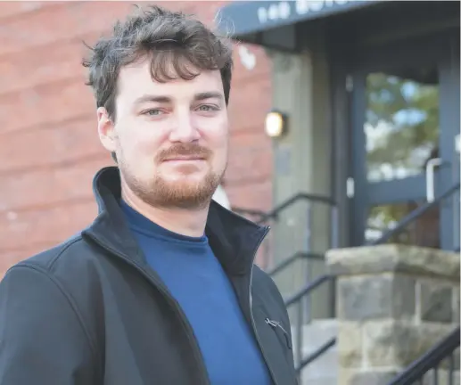  ?? - Acadie Nouvelle: Cédric Thévenin ?? Florian Euzen possède un diplôme français d’infirmier, qu’il n’a pas réussi à faire reconnaîtr­e au Nouveau-Brunswick.