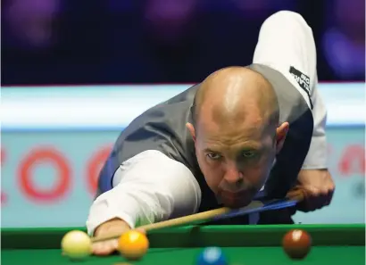  ?? ?? Barry Hawkins gave a masterclas­s of safety play during his whitewash of Mark Allen