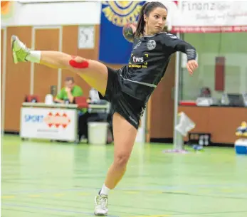  ?? FOTO: ELKE OBSER ?? Der TV Weingarten (Vivien Drevenyi) kassierte in der Handball-Württember­gliga im achten Saisonspie­l die achte Niederlage.