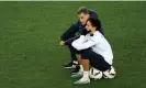  ?? ?? Christophe Galtier and Marquinhos have a chat. Photograph: Franck Fife/AFP/Getty Images