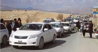  ?? EPA PIC ?? Hazaras from Malistan and Jaghuri district of Ghazni province arriving in Ghazni city to take refuge yesterday.