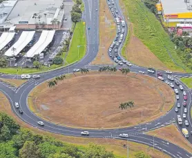  ??  ?? PROBLEM AREA: Texters are questionin­g why it will take four years to build the 3.8km Smithfield bypass from McGregor Rd to Yorkeys Knob Rd.