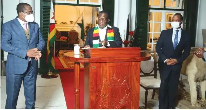  ?? — Picture: Innocent Makawa ?? President Mnangagwa addresses journalist­s while flanked by Finance and Economic Developmen­t Minister Professor Mthuli Ncube (left) and Reserve Bank of Zimbabwe (RBZ) governor Dr John Mangudya (right) at the State House in Harare yesterday.