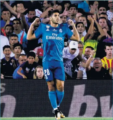  ??  ?? JUGADORAZO. Asensio se mueve con astucia, se desmarca con inteligenc­ia y tiene un cañón en la zurda.