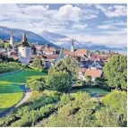  ?? FOTO: DPA ?? Ausblick auf die Zuger Altstadt und den Zugersee.