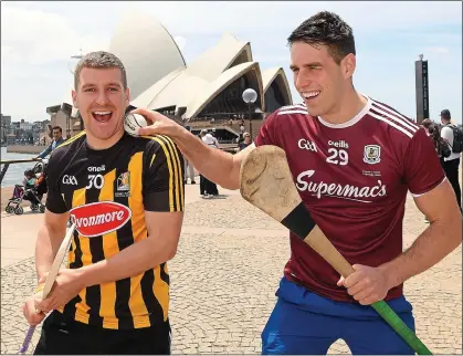  ??  ?? SPREADING THE WORD: Kilkenny’s Eoin Murphy (left) and Gearóid McInerney of Galway at Sydney Opera House