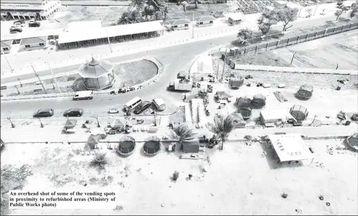  ?? ?? An overhead shot of some of the vending spots in proximity to refurbishe­d areas (Ministry of Public Works photo)