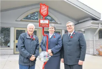  ?? KIRK STARRATT ?? Campaign co-ordinator Phil Warren and Majors Sharon and Kirk MacLeod of the Kentville Salvation Army are counting on volunteer and community support to make this year’s Christmas Kettle Campaign another success.