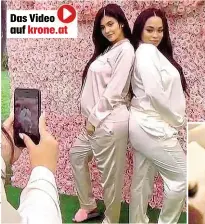  ??  ?? In einem YouTube- Video berichtet Kylie ( o. li.) über die letzten neun Monate – inklusive Händchen- Foto ihres Mäderls.