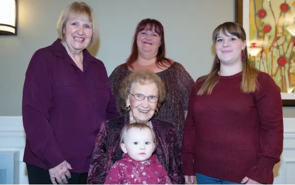  ?? CITIZEN PHOTO BY JAMES DOYLE ?? Nell Glass is matriarch of five generation­s of her family, including from left standing, Sharon Kell, 67, Michelle Chapman, 47, and Crystal Chapman, 24. Seated is Nell Glass, 97, and Lily Mayhew-Chapman, 16 months.